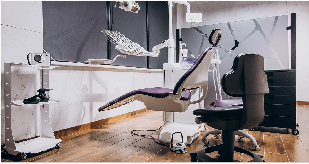 Família sorrindo representando a proteção odontológica da Seu Sorriso Brasil